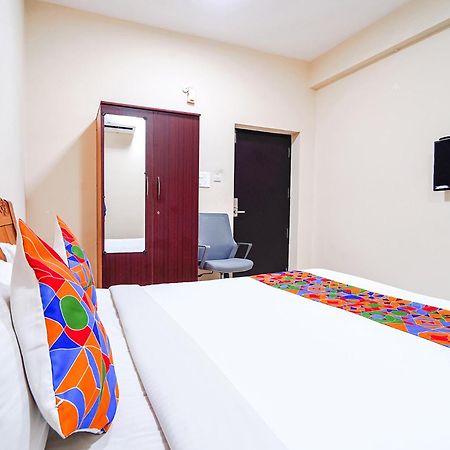 Fabexpress Uv Residency - 700M From Coimbatore International Airport Irugur Екстер'єр фото