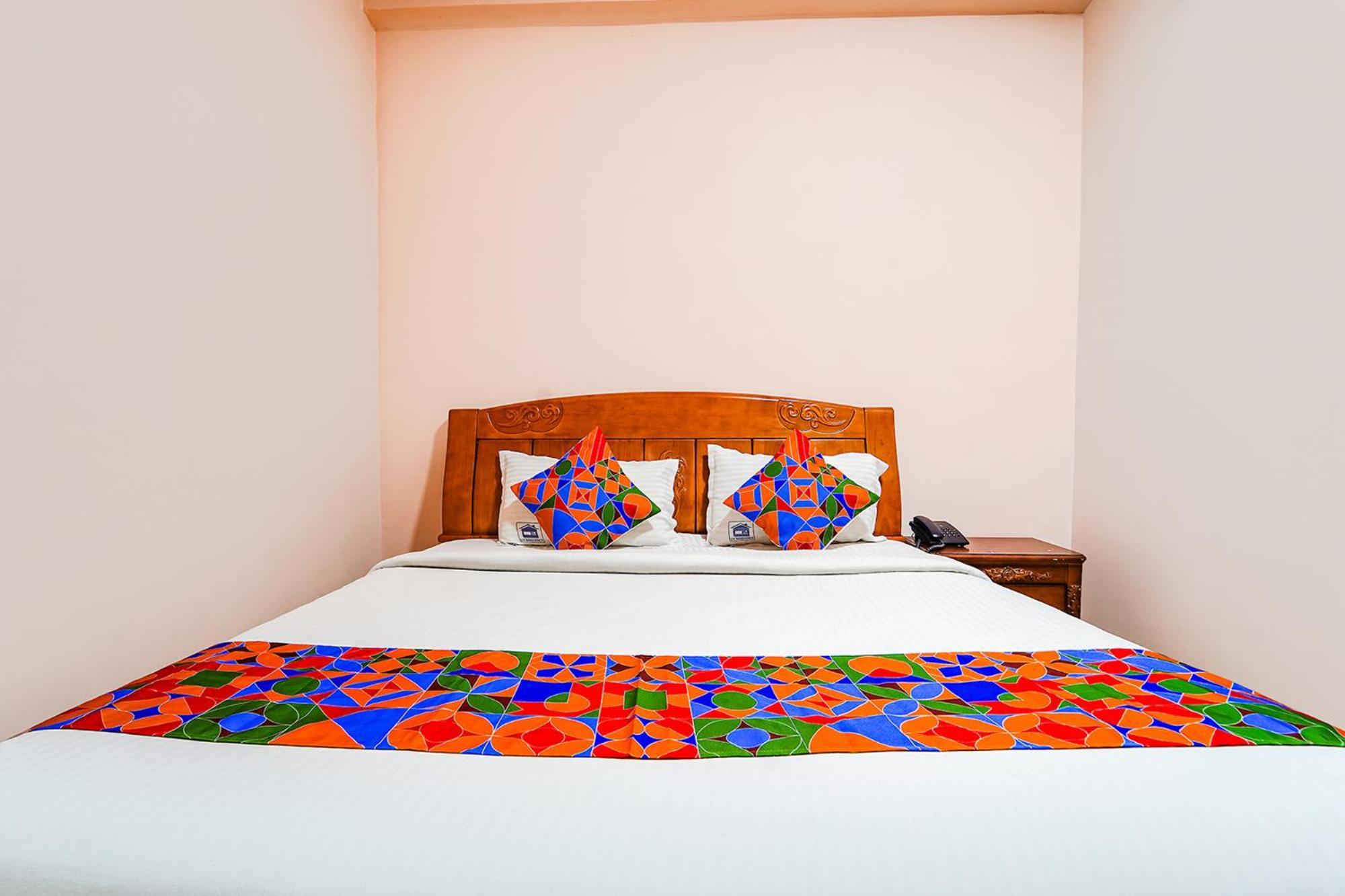 Fabexpress Uv Residency - 700M From Coimbatore International Airport Irugur Екстер'єр фото
