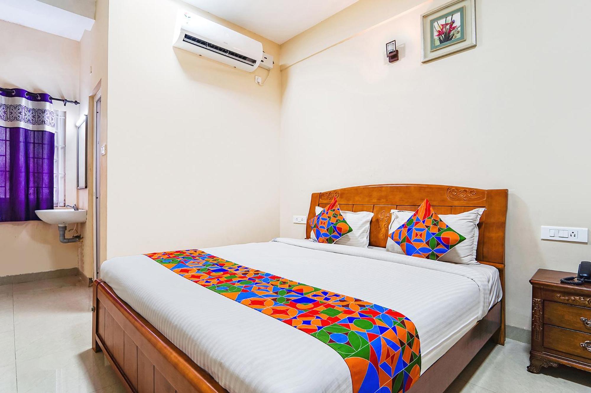 Fabexpress Uv Residency - 700M From Coimbatore International Airport Irugur Екстер'єр фото