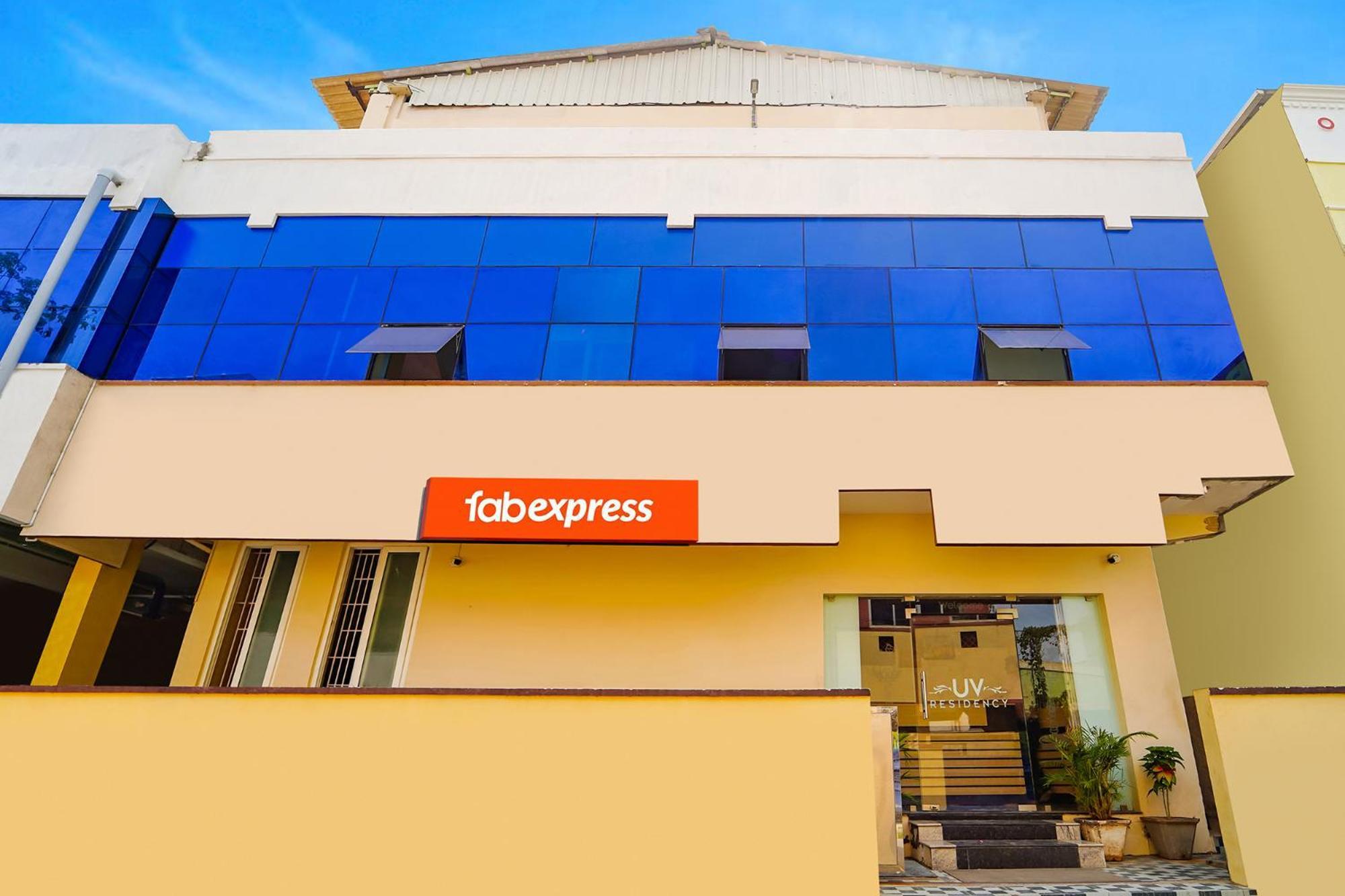 Fabexpress Uv Residency - 700M From Coimbatore International Airport Irugur Екстер'єр фото